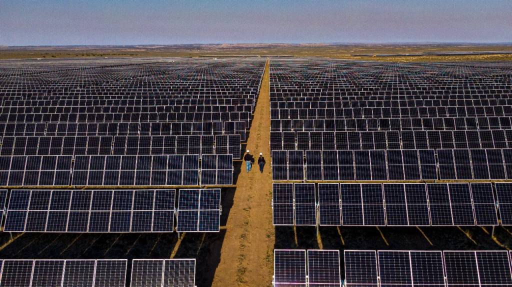 What Is A Solar Power Plant? How It Works And Types